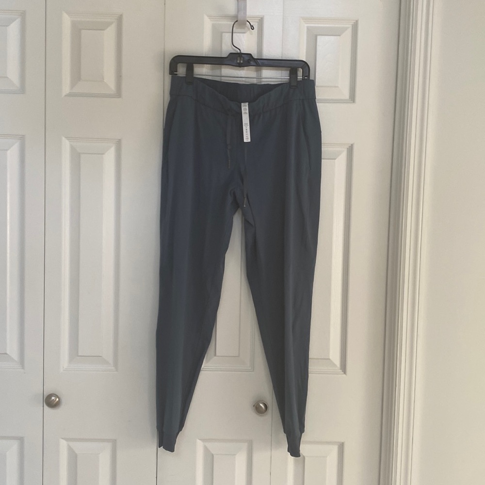Lululemon joggers size 8